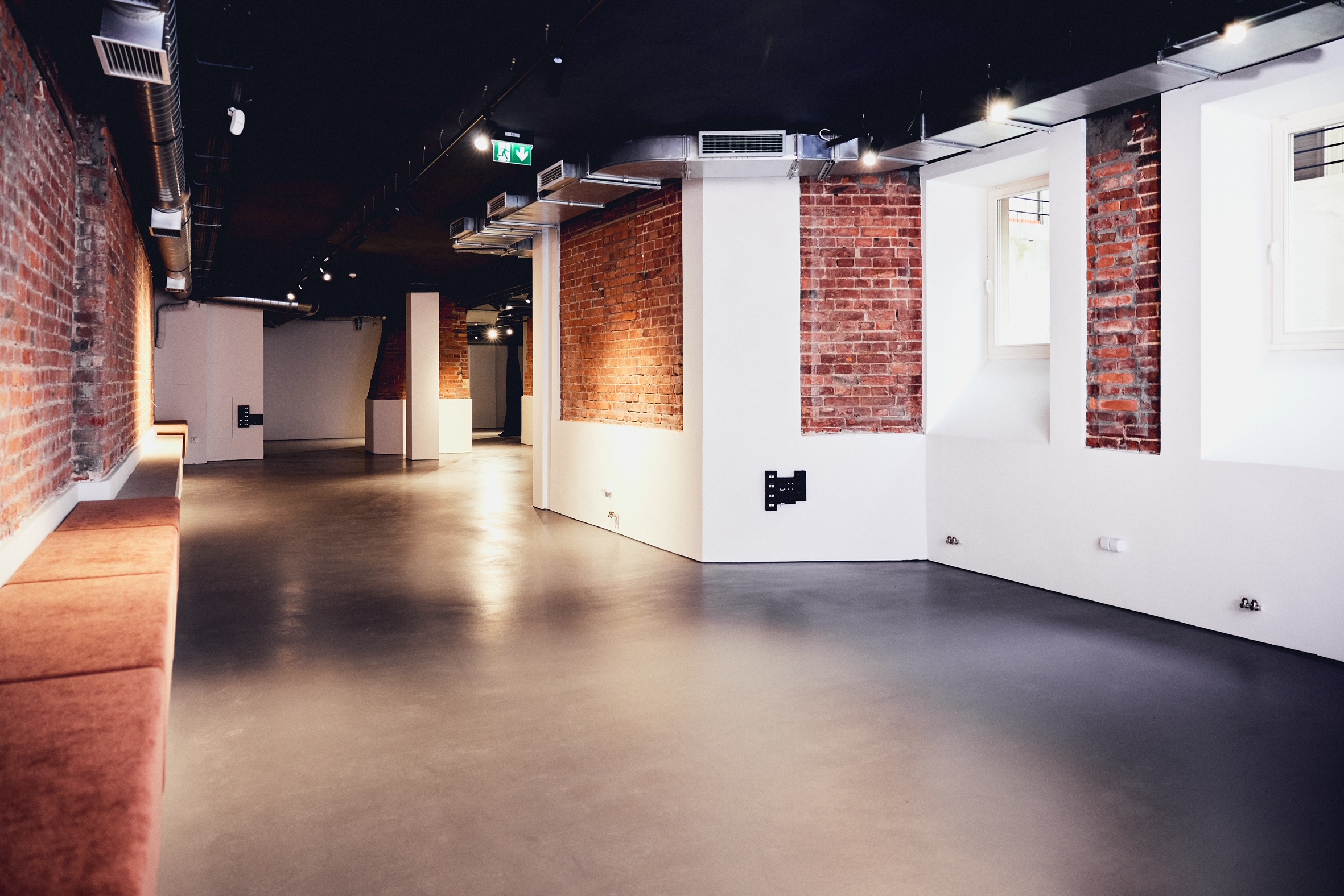 Cobalt Space Warszawa poziom