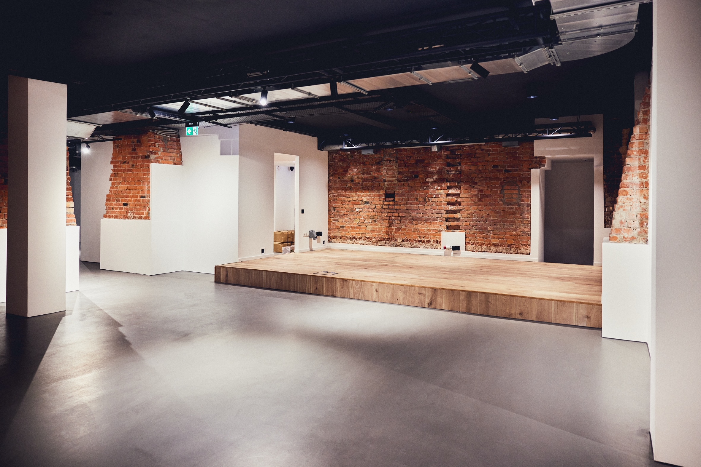 Cobalt Space Warszawa scena