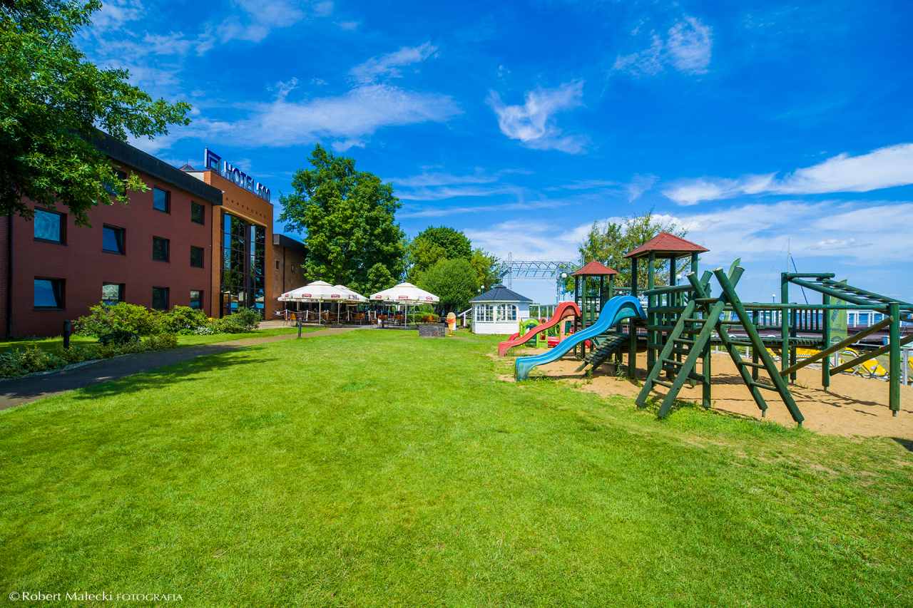 Hotel 500 Zegrze obiekt z terenem zielonym na eventy plenerowe