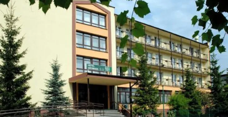 Ma trzy gwiazdki i może organizować szkolenia i konferencje