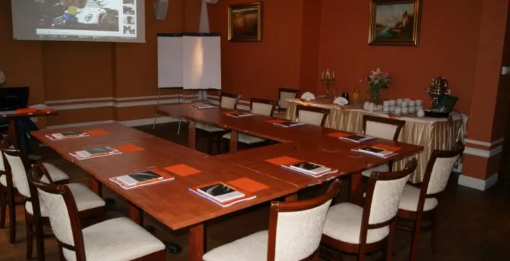Trwa rozbudowa o sale konferencyjne i spa