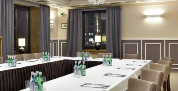 Od lat organizuje konferencje w Warszawie na światowym poziomie