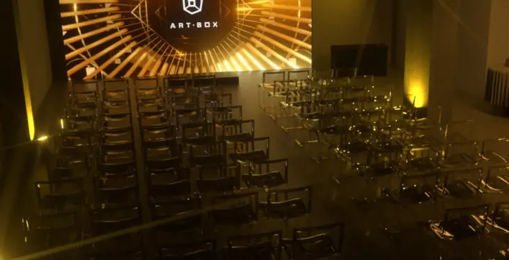 Konferencje, gale i VR w jednym miejscu – Art Box Metaverse debiutuje w Fabryce Norblina