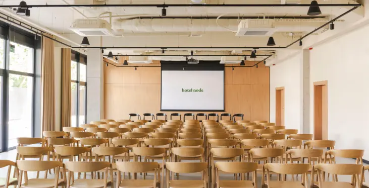 Planujesz konferencję pod Poznaniem? Zobacz nowy Hotel node w Swarzędzu