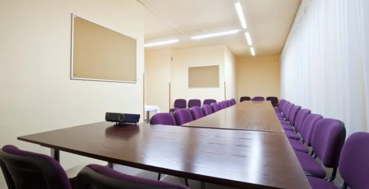 Więcej miejsca na konferencje w Iskrze