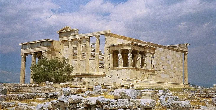 Grecka turystyka pogrąża się w kryzysie