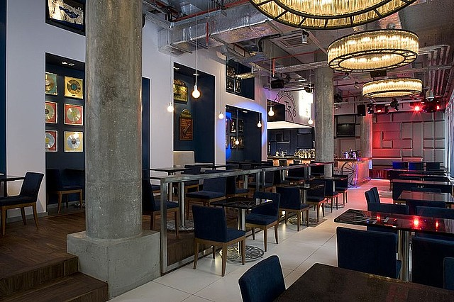 Nowe brzmienie baru SomePlace Else w warszawskim hotelu Sheraton