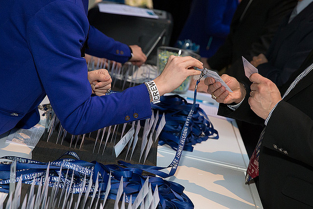 Idealny identyfikator konferencyjny – jak powinien wyglądać?