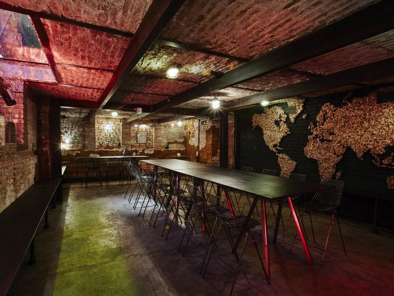 Firmowy event w restauracji-wine barze w centrum Warszawy