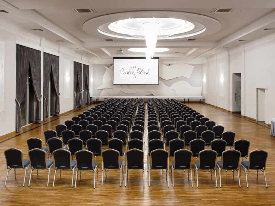 Hotel Czarny Staw – miejsce na inspirujące konferencje blisko Łodzi