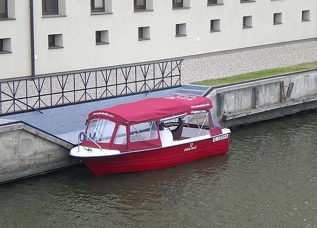 Qubus Hotel - Hotelową łódką po Motławie