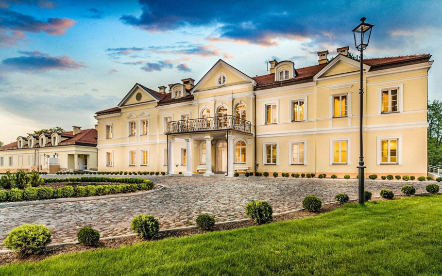 Miejsce, gdzie eventy wychodzą poza schemat – konferencje w Hotelu Sobienie Królewskie Golf & Country Club