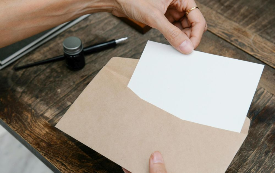 Jak napisać skuteczne zaproszenie na konferencję?