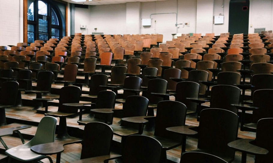 Ile kosztuje wynajem sali konferencyjnej? Kompleksowy przewodnik