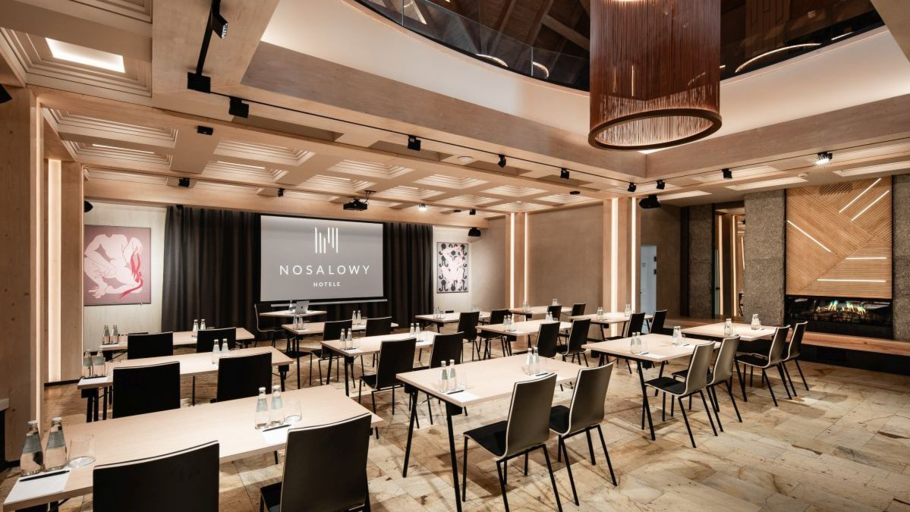 Nowe sale konferencyjne w Nosalowy Dwór Resort & Spa – górski klimat spotkań biznesowych