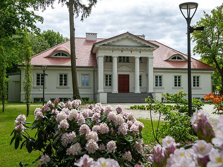 Spokój i natura na wyłączność. Byliśmy, widzieliśmy Dwór w Zgniłym Błocie