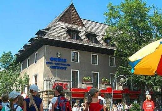 W dniu 22 marca 2012r  hotel zakończył działalność operacyjną