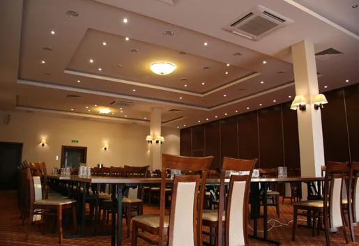 Hotel Chynów - sala księżycowa