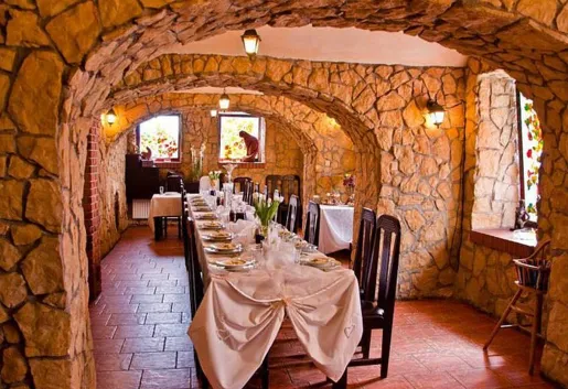 Restauracja Stare Mury - OBIEKT ZAMKNIĘTY