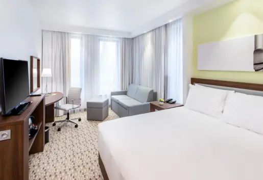 Pokój z łóżkiem typu Queen + sofa