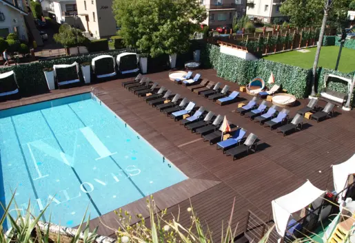 bar i basen zewnętzrny.