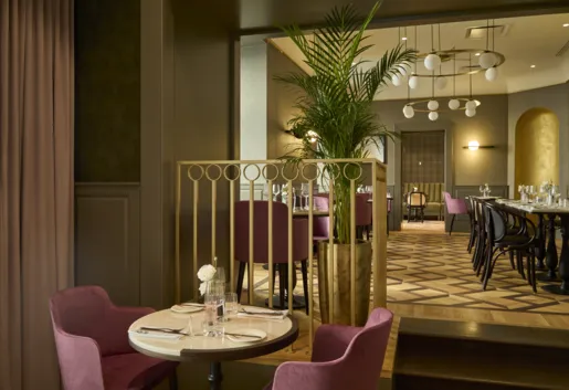 Regale Bar & Restaurant