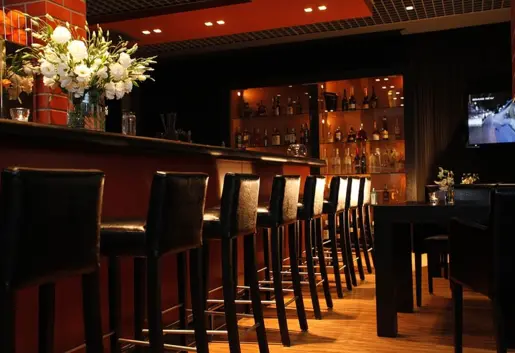 Whisky Bar 88 i Cigar Lounge