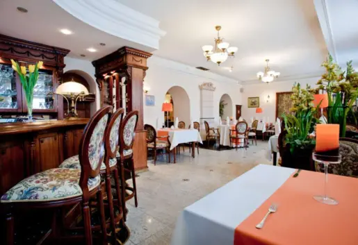 Restauracja część główna