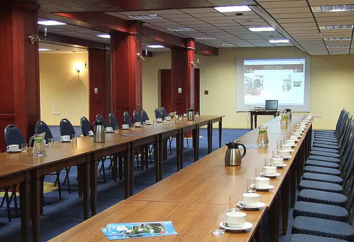 Olsztyński hotel z zapleczem konferencyjnym ponownie na sprzedaż