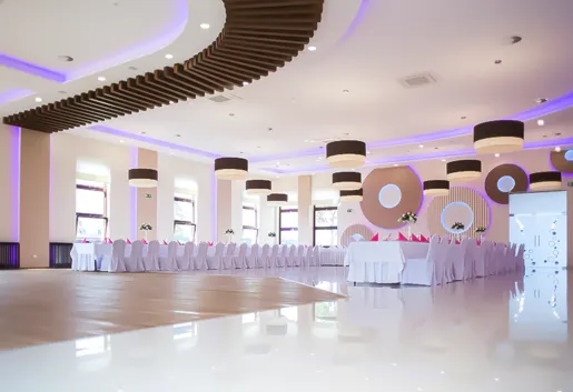 Czardasz- Kompleks Bankietowo-Konferencyjny