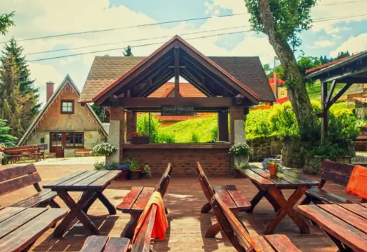 Taras widokowy z chatą grillową