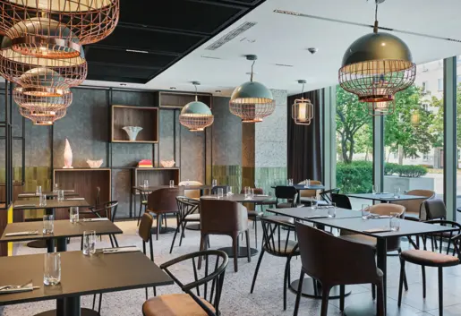 Four & More Restaurant