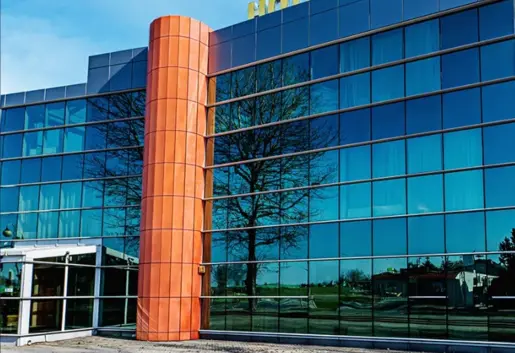 Hotel i Restauracja w Luboniu