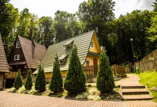 Domki 3, 4, 6 i 8-osobowe