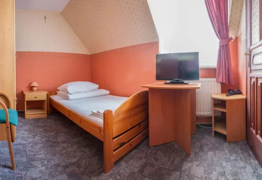 Kawiarnia nad jeziorem - pokój 1 os.