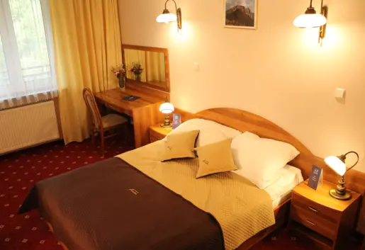 Zespół Pensjonatów Antałówka apartament dwuosobowy