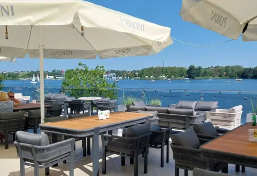 Lake View Bar & Restaurant