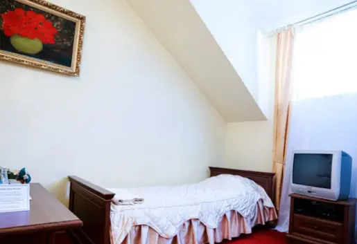 Pokój trzyosobowy (1)