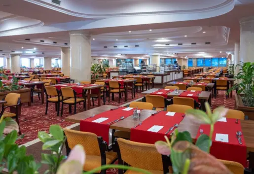 Restauracja Czerwona w Hotelu Gołębiewski Mikołajki