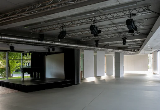 Prom Kultury Warszawa sala przy galerii