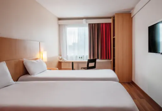 POKÓJ Z DWOMA POJEDYNCZYMI ŁÓŻKAMI STANDARD