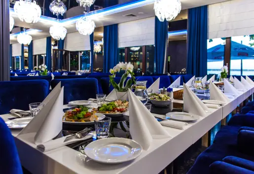 Restauracja Hotelu 500 w Zegrzu