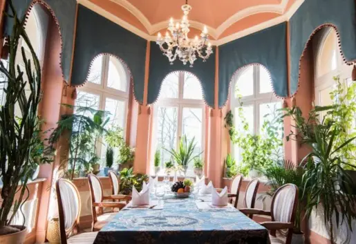 Zespol Palacowo-Parkowy w Ostromecku