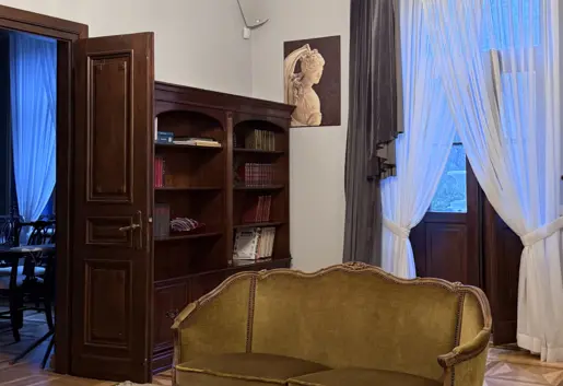 Sala kominkowa z tarasem