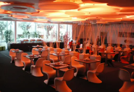 Restauracja + the ONE. restauracja bufetowa