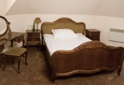 Pokój jednoosobowy w dworku