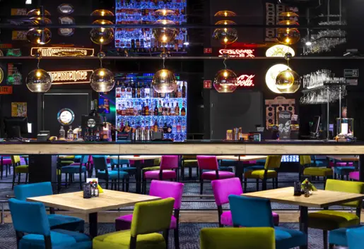 Laola Pizza & Bowling Club