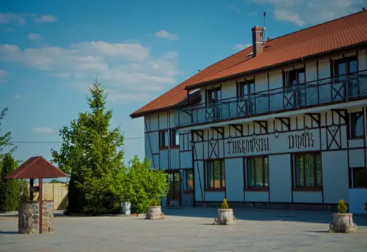 Targowski Dwór