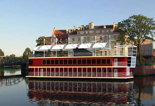 Sala konferencyjna na wodzie