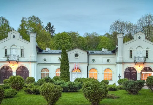 Zespół Dworsko-Pałacowy w Roskoszy